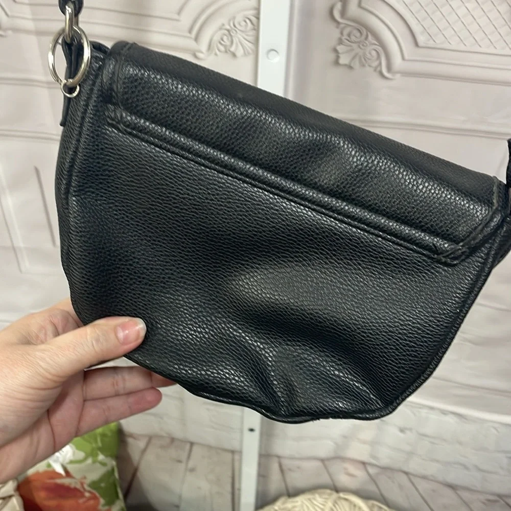 Kenneth Cole Reaction black crossbody handbag purse - Picture 4 of 5
